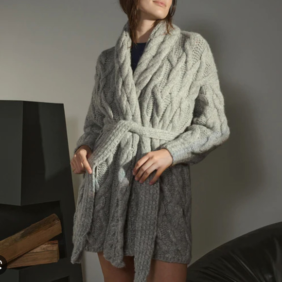 LUNYA Lofty Wool Cable Robe XS/S - Picture 1 of 8